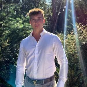 Meet your Posher, Caelan